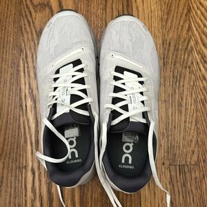 On cloud go running shoes